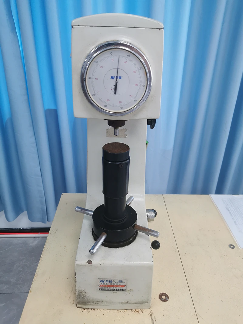 Hardness tester Hardness tester